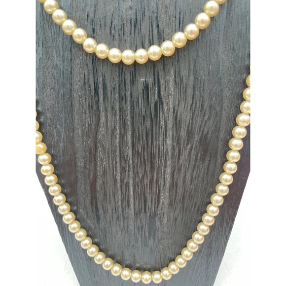 Vintage Faux Pearl Necklace Intricate Clasp 26" - Picture 2 of 5